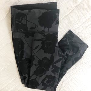 Lululemon black and gray floral Capri pants